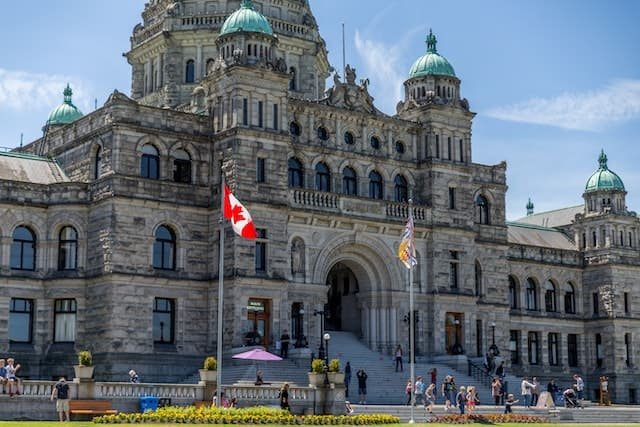 هجرة عائلية إلى كندا