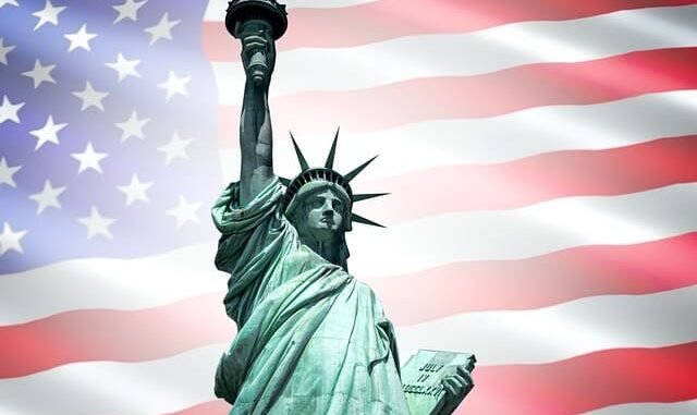 الان يمكنك تقديم طلب الهجرة الى امريكا عبر الإنترنت بدون لغة والحصول على سكن مجاني دون الحاجة للتسجيل في قرعة اللوتري الأمريكي 2023 2024.